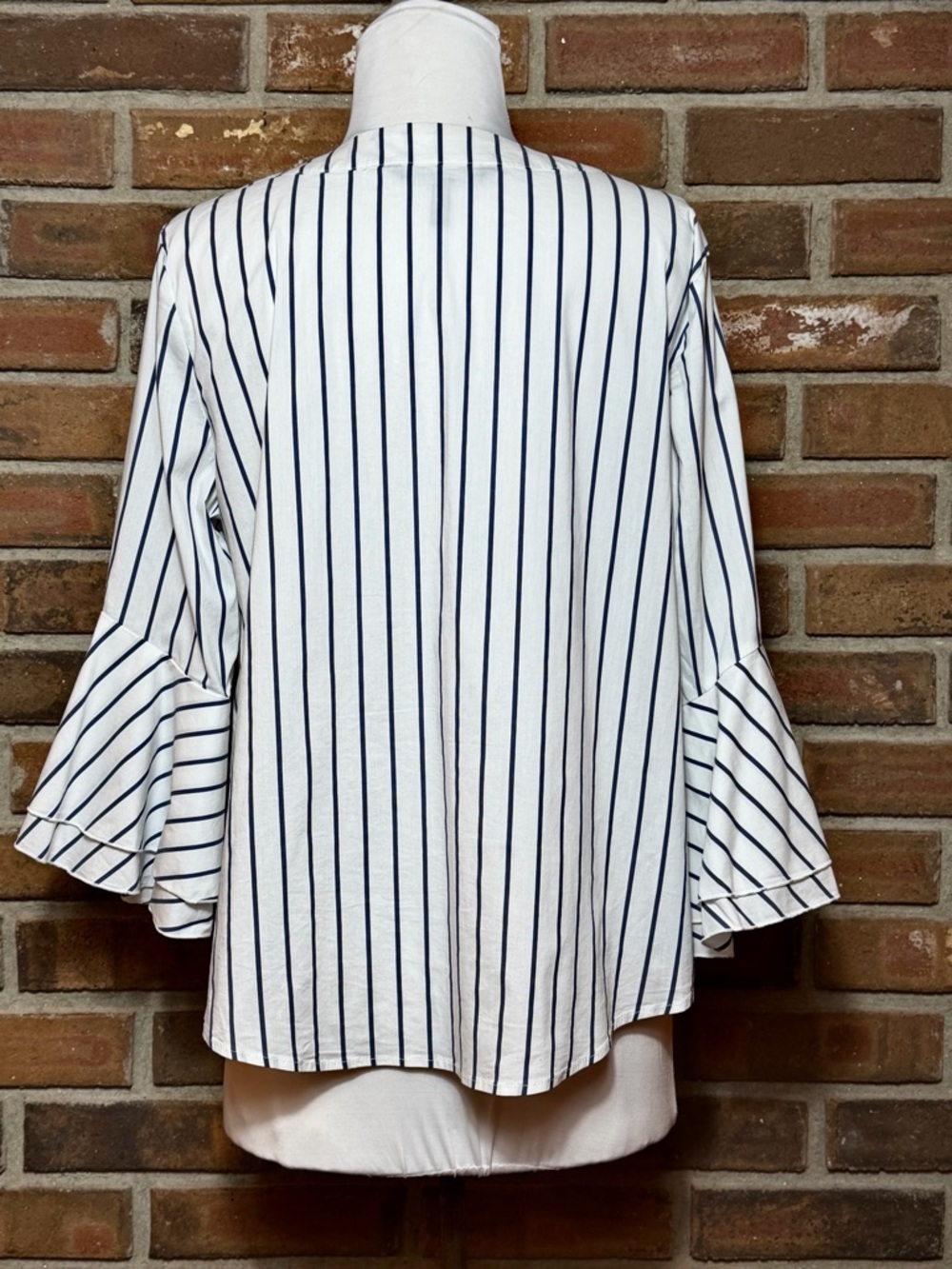 WHBM White Black Stripe Blouse Bell Sleeve V Neck Top Size 14 - Picture 3 of 6